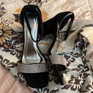 Womens Diamond Short Heel